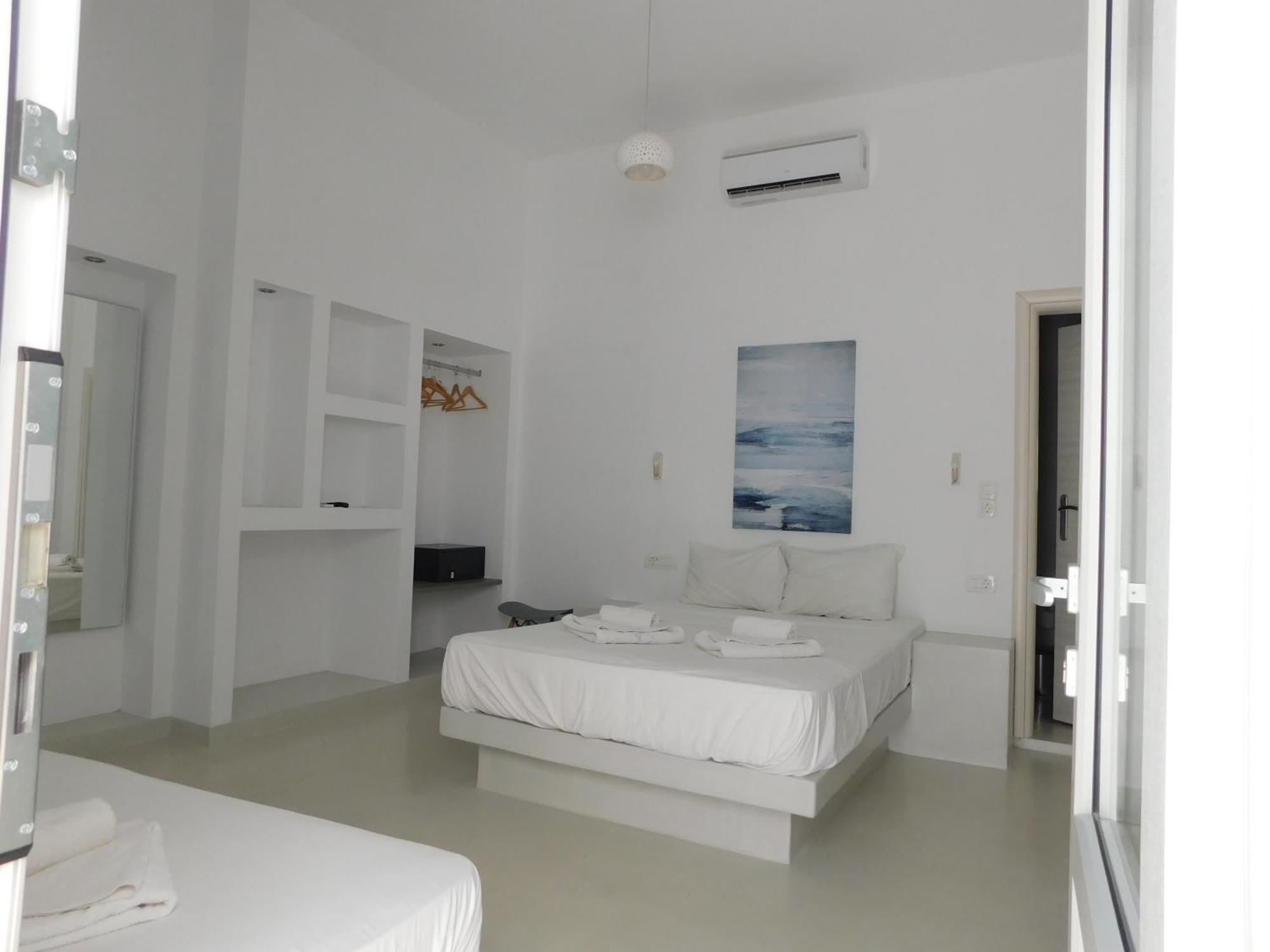 Fira Unique Rooms Exterior photo