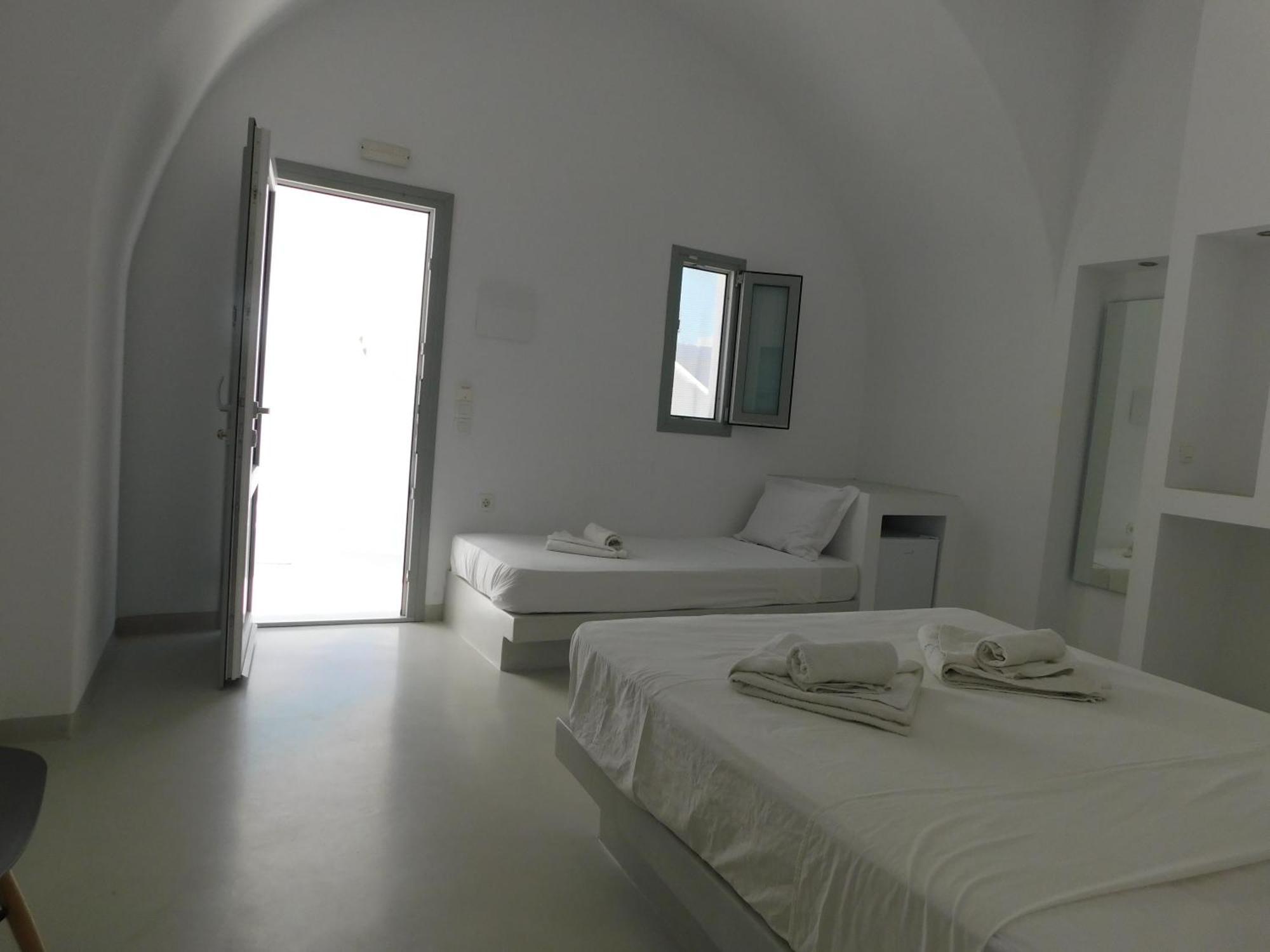 Fira Unique Rooms Exterior photo
